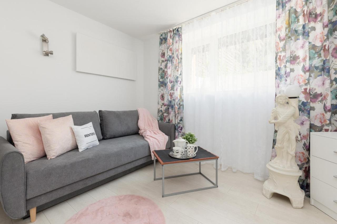 Affordable Underground Studio Near Pge Narodowy By Noclegi Renters Варшава Экстерьер фото