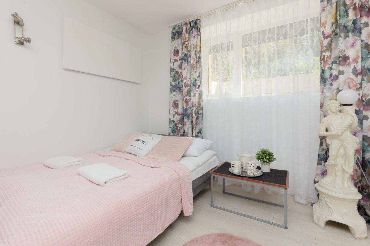Affordable Underground Studio Near Pge Narodowy By Noclegi Renters Варшава Экстерьер фото