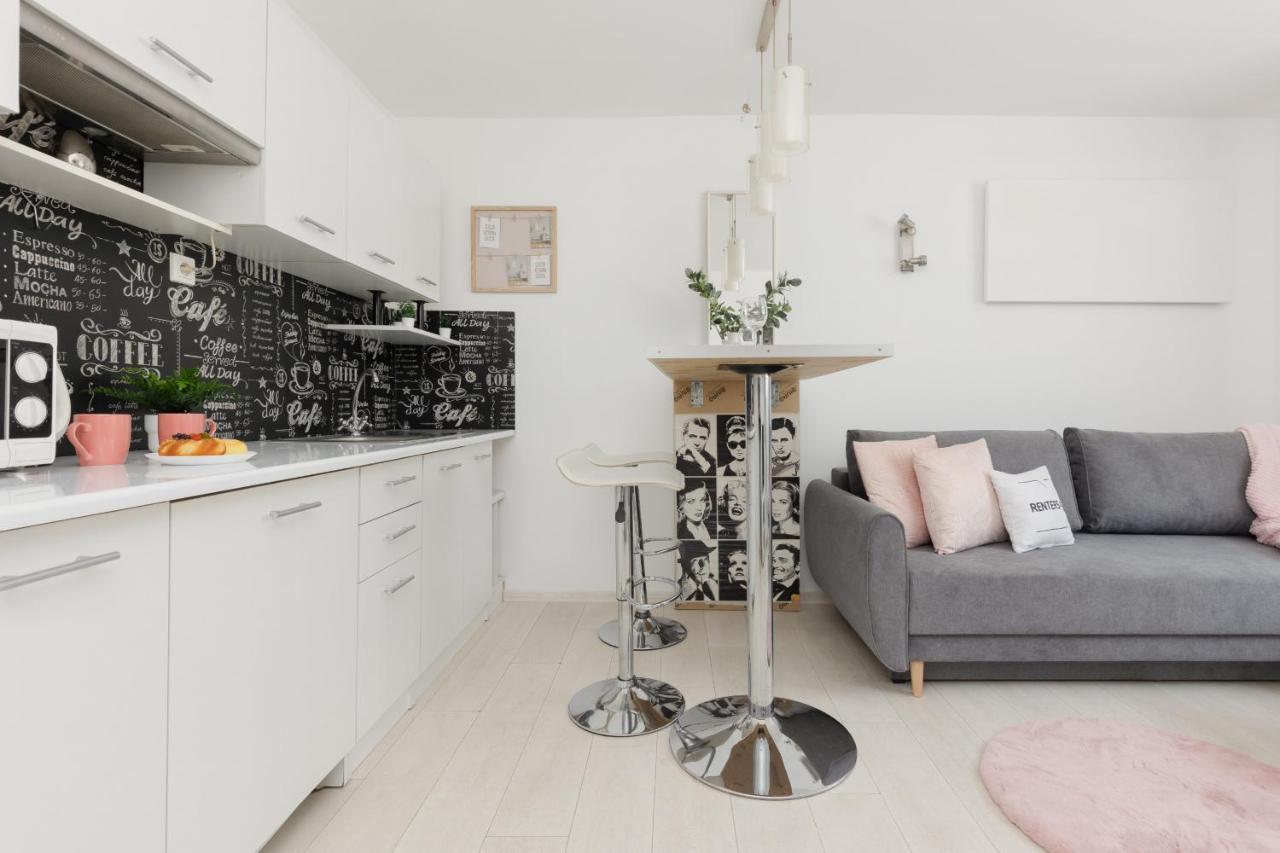 Affordable Underground Studio Near Pge Narodowy By Noclegi Renters Варшава Экстерьер фото